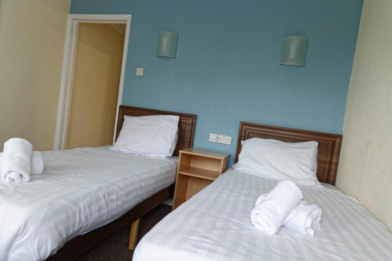 Sand Bay Holiday Village - Adults Only Weston-super-Mare Exterior photo